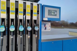 Od příští středy mají klesnout ceny nafty i benzinu. Stát zastropoval marže obchodníků